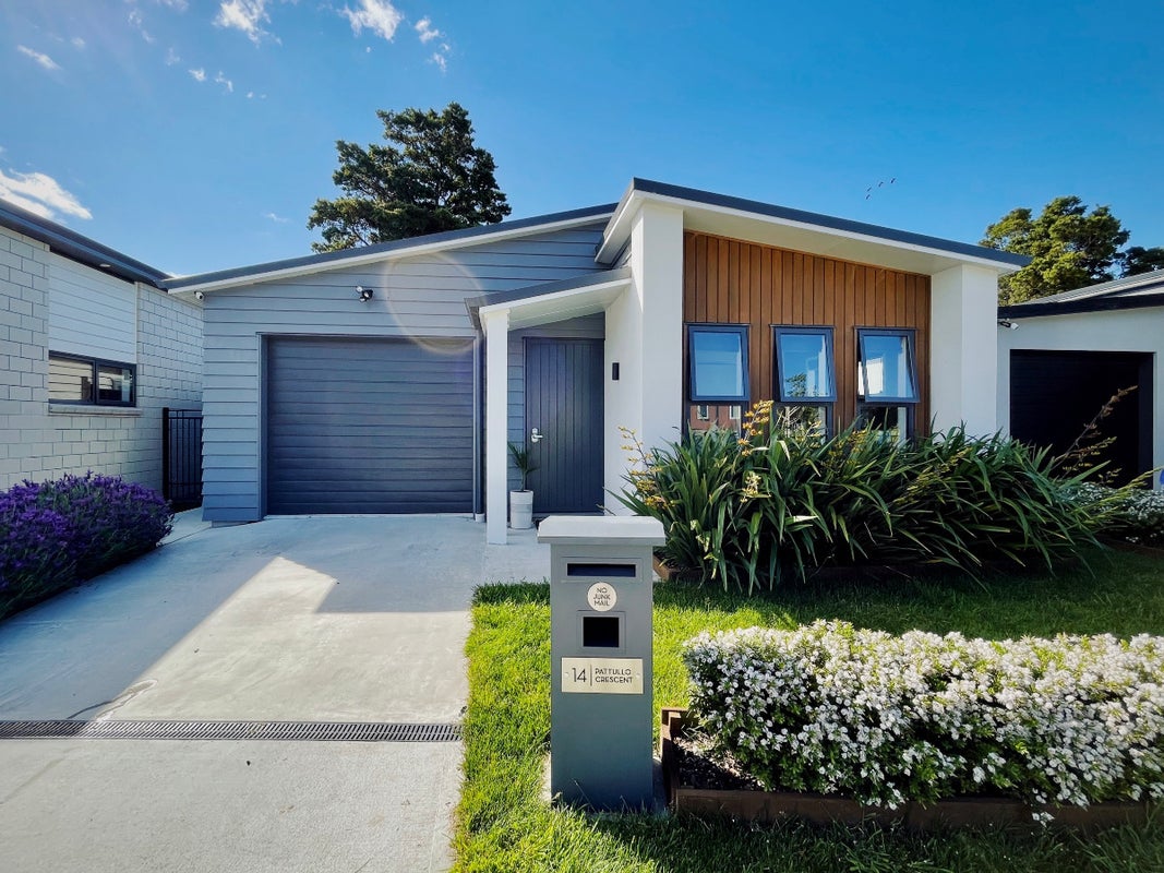 14 Pattullo Crescent, Wallaceville, Upper Hutt - Carousel 1