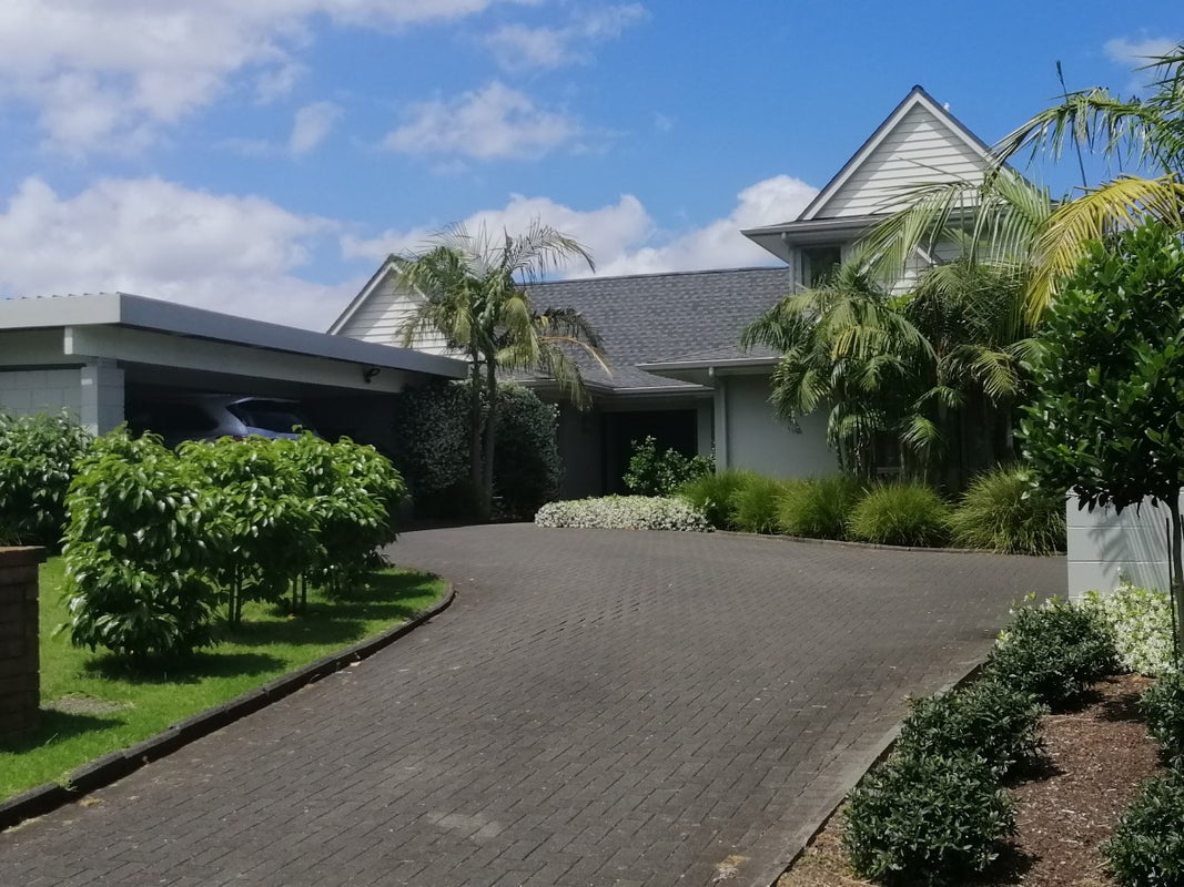 3 Holly Way, Sunnyhills, Auckland - Carousel 1