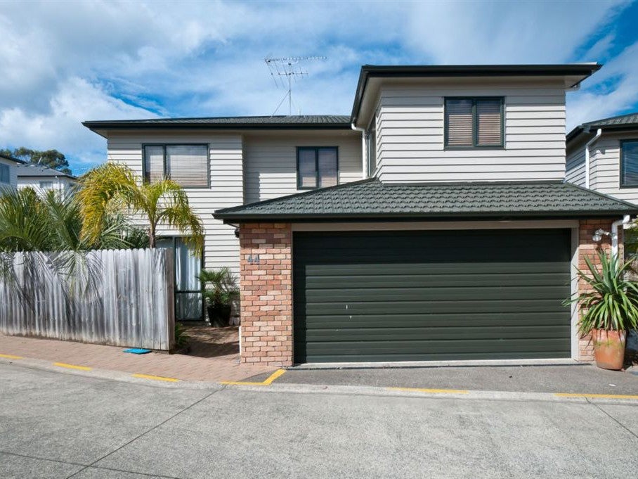 44/22 Northcross Drive, Oteha, Auckland - Carousel 1