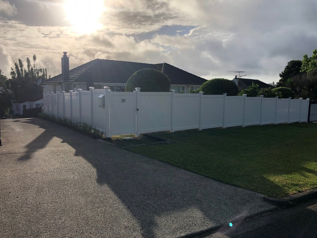 38 Howe Street, Howick, Auckland - Carousel 1