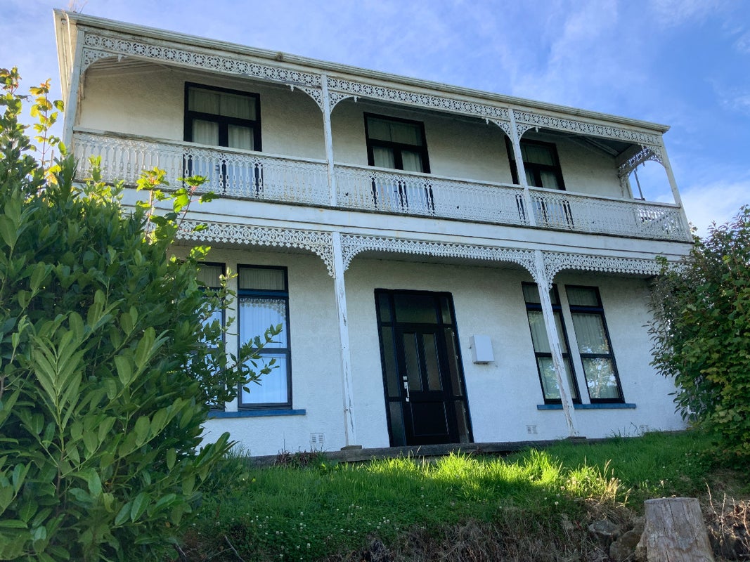 3 Chetham Avenue, Dalmore, Dunedin - Carousel 1