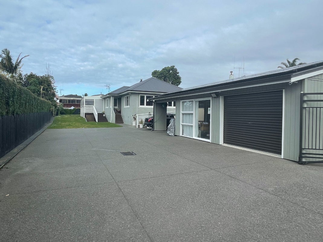 15 Bellevue Road, Brookfield, Tauranga - Carousel 1
