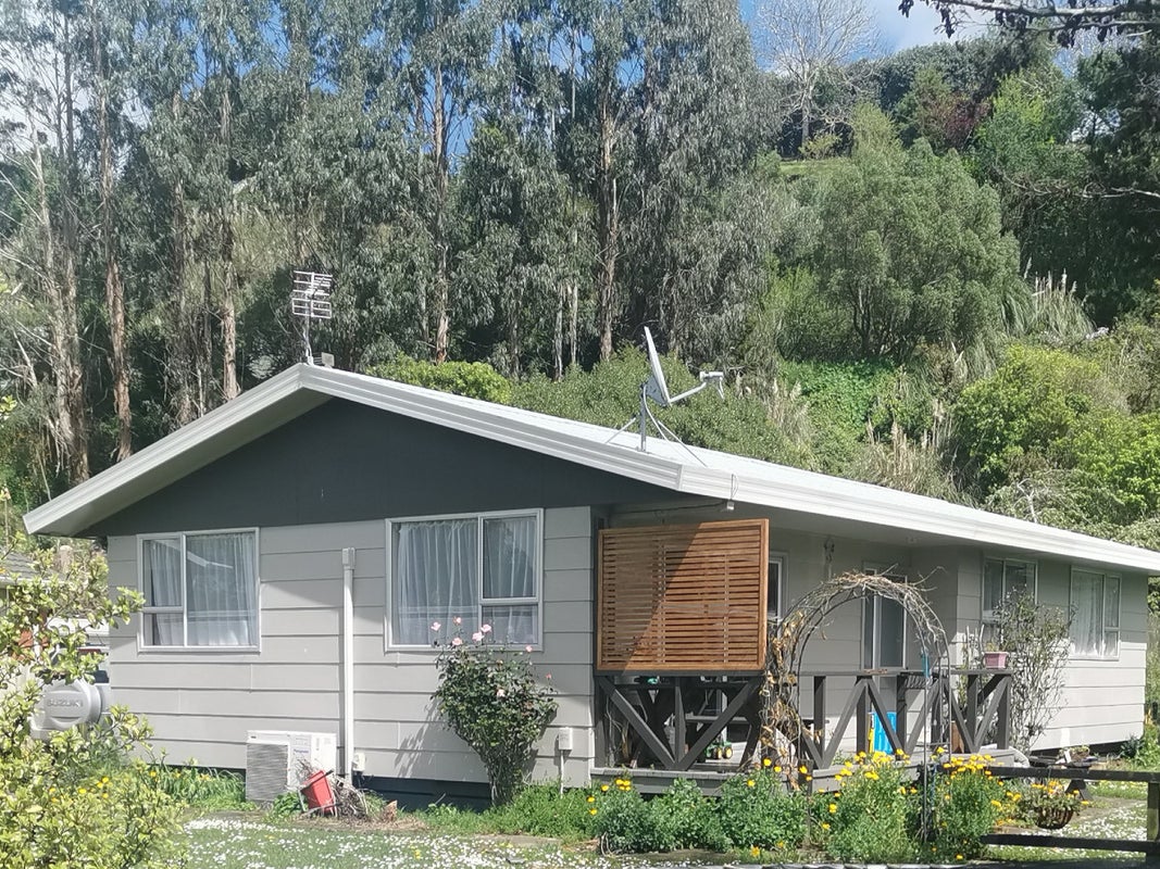 9 Savage Crescent, Aramoho, Whanganui - Carousel 1