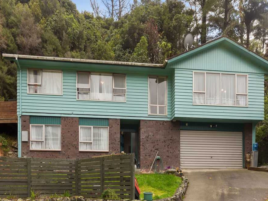 18 Ngahere Street, Stokes Valley, Lower Hutt - Carousel 1