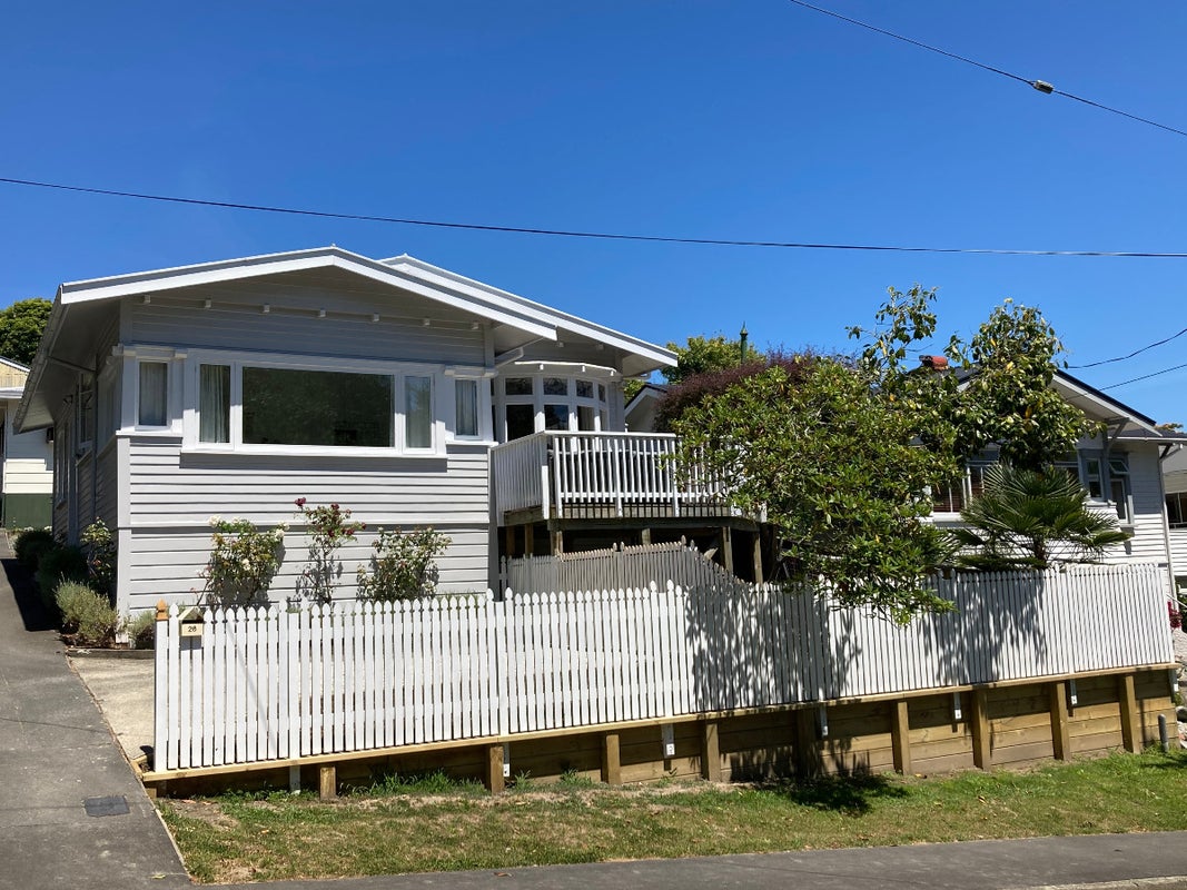 0 , Nelson South - Carousel 1