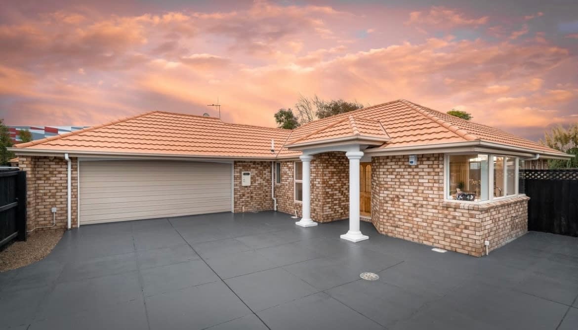 225A Travis Road, New Brighton, Christchurch - Carousel 1