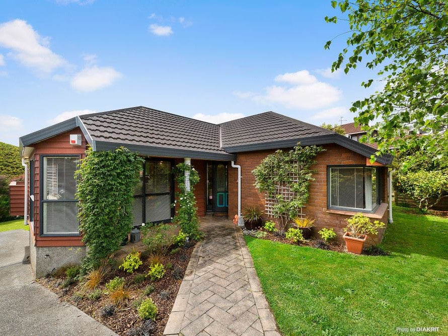 14 Longmont Terrace, Churton Park, Wellington - Carousel 1