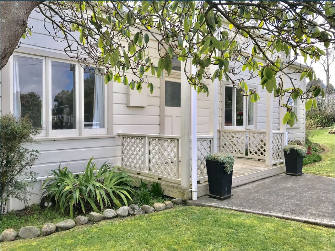 32 Edwards Street, Kimbolton, Feilding - Carousel 1