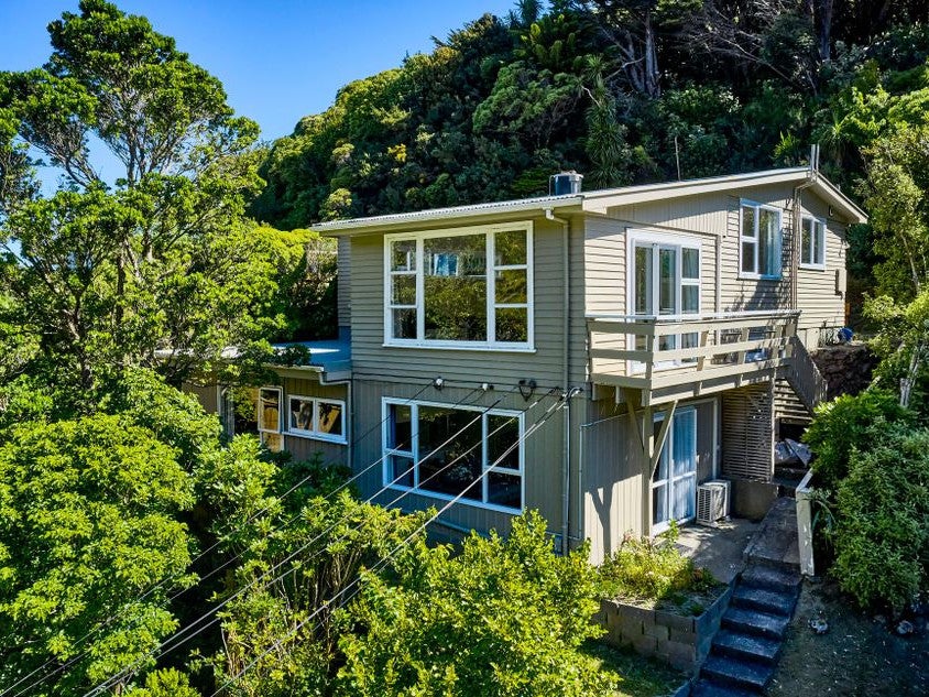 167 Parkvale Road, Karori, Wellington - Carousel 1
