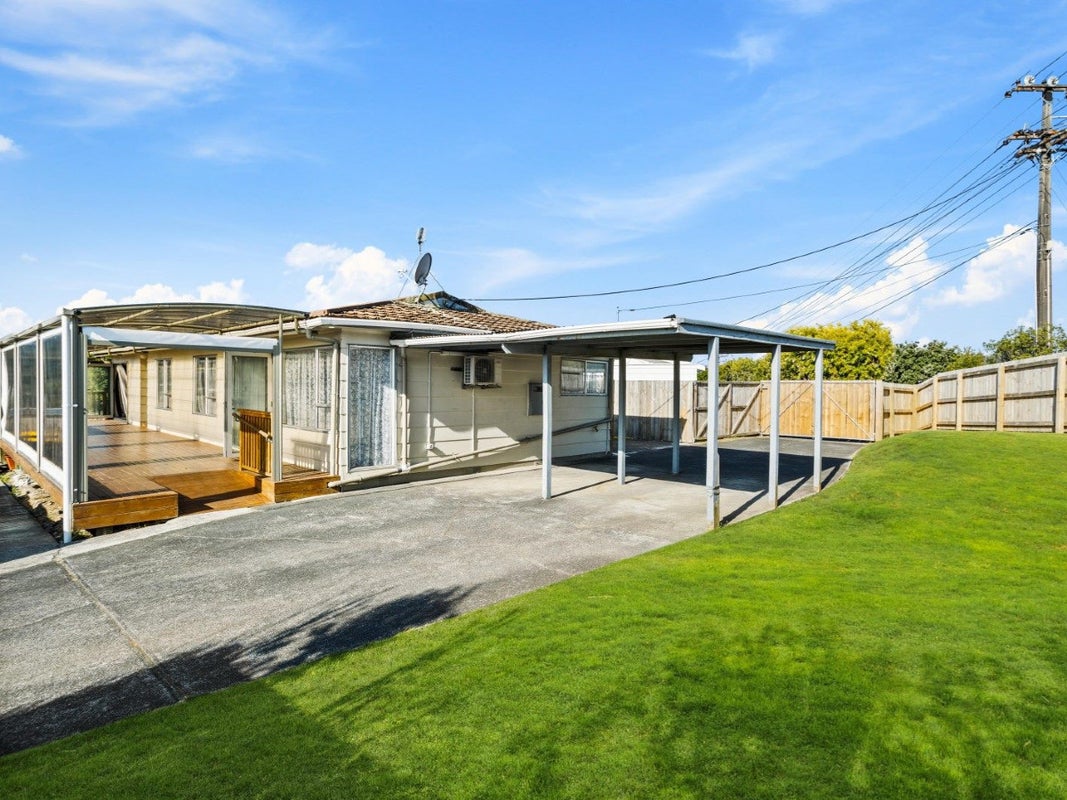 1/1 Kahika Road, Birkdale, Auckland - Carousel 1