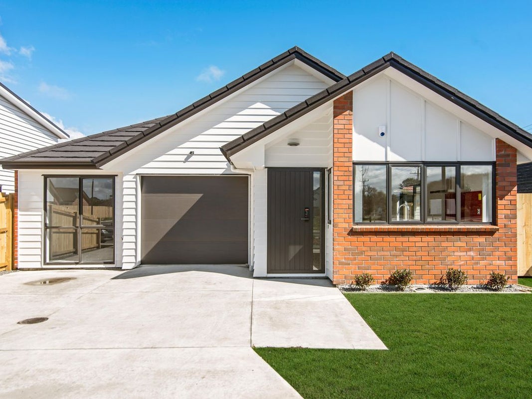 16 Amokura Avenue, Takanini, Auckland - Carousel 1