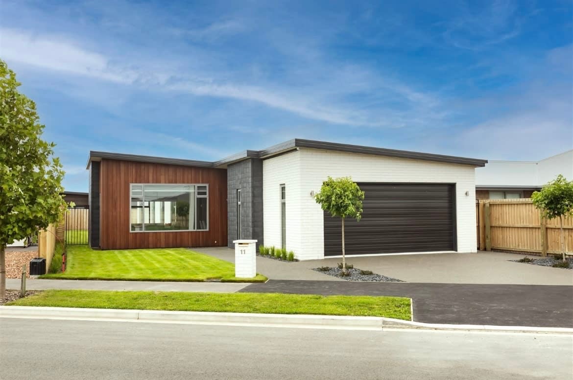 11 Loch Tanna Way, Broomfield, Christchurch - Carousel 1