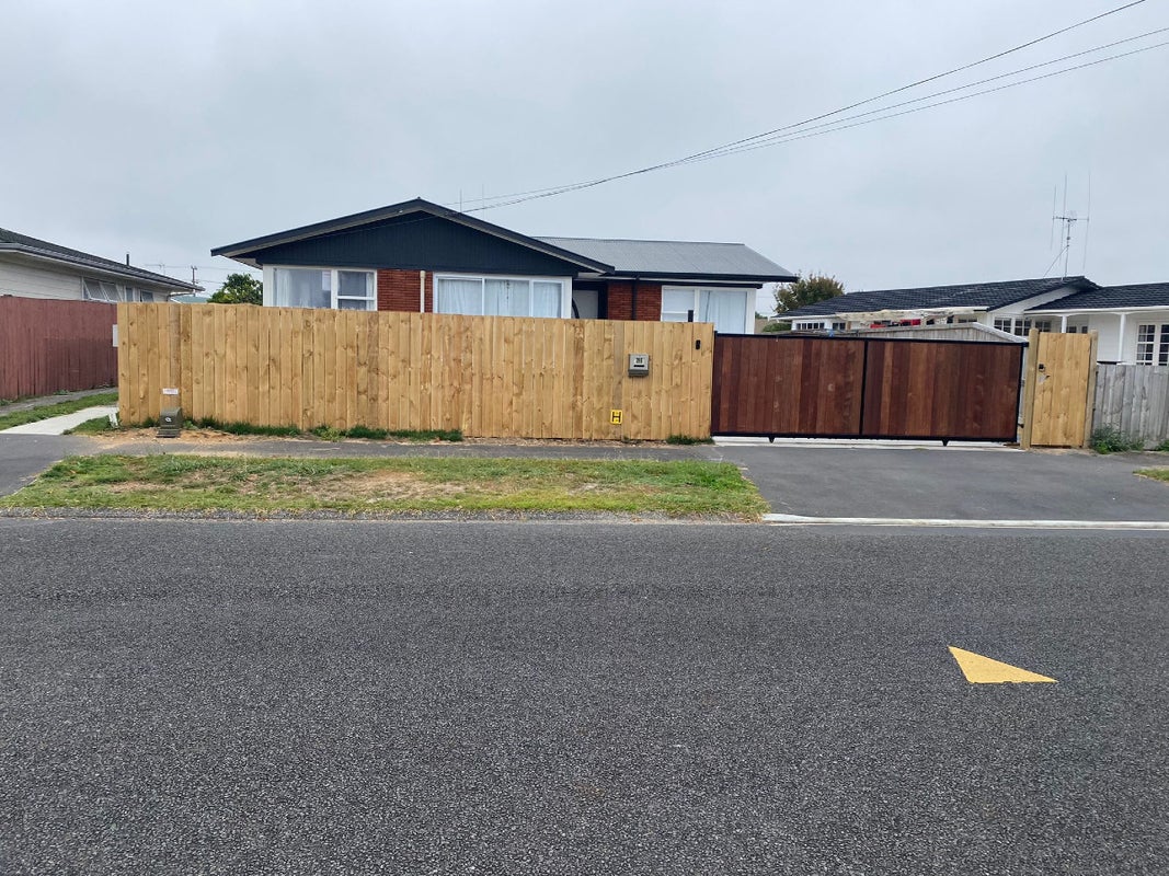 29B Cecil Street, St Andrews, Hamilton - Carousel 1