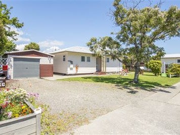 15C Lyn Grove, Papamoa Beach, Papamoa - Carousel 1