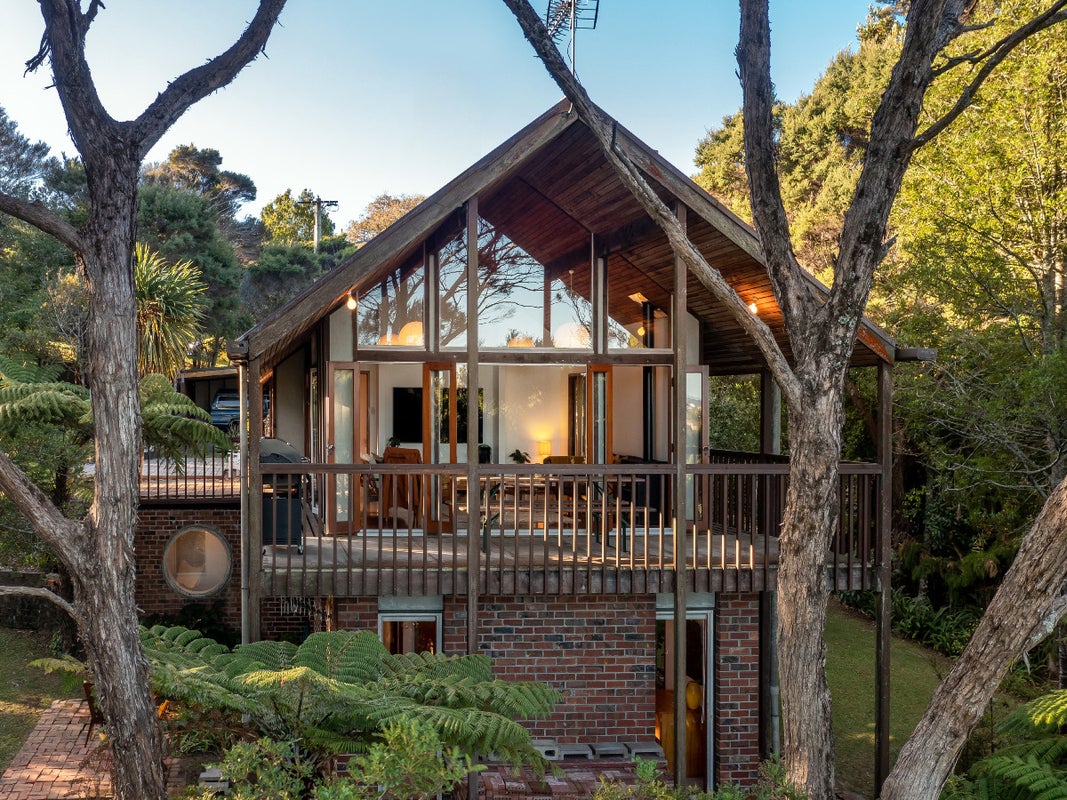 16 Wilding Avenue, Northcote Point, Auckland - Carousel 1