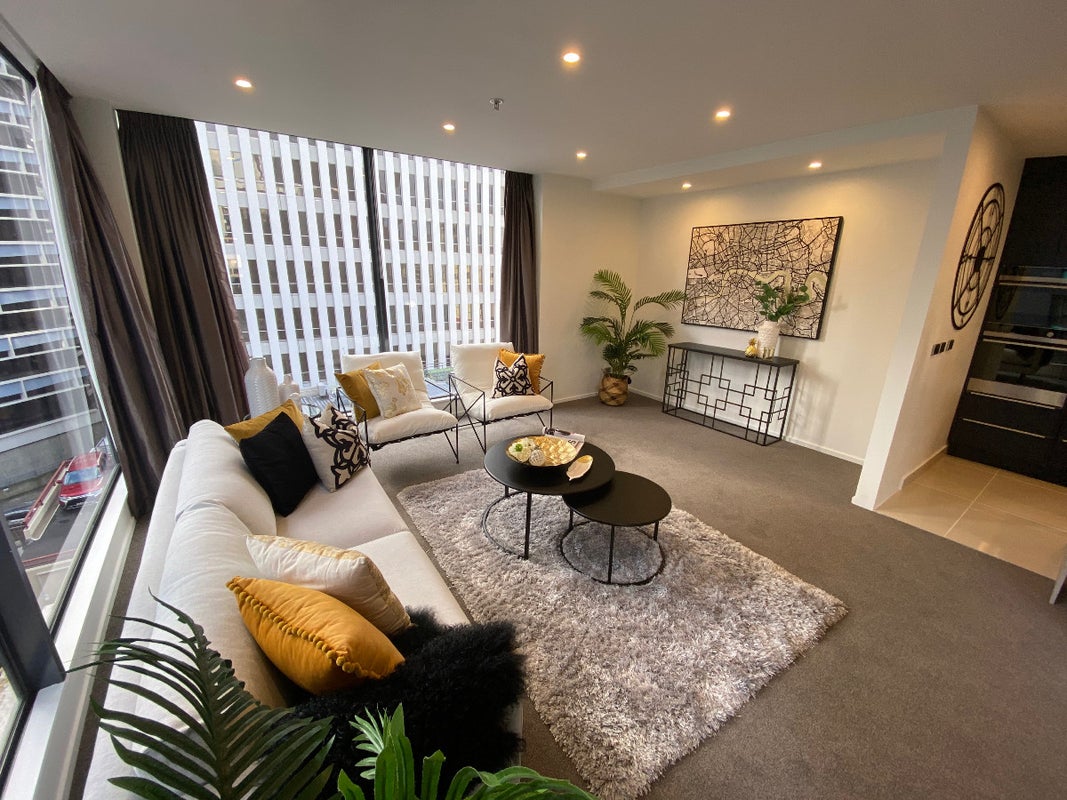 1002/332 Lambton Quay, Wellington Central, Wellington - Carousel 1