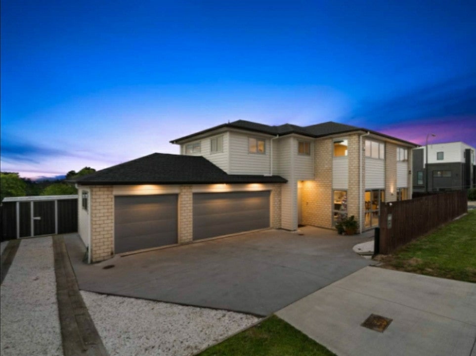 17 Hariata Street, Flat Bush, Auckland - Carousel 1