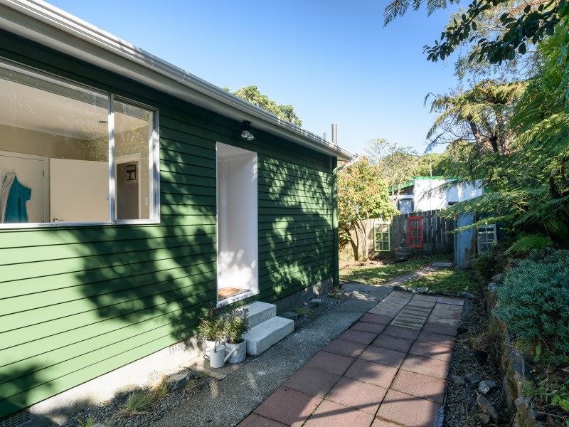 1/124 Heke Street, Ngaio, Wellington - Carousel 1