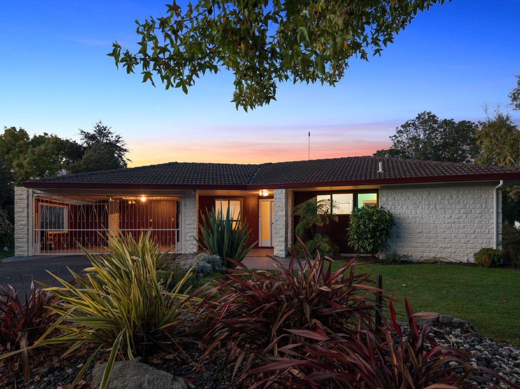 15 Lewis Street, Redwoodtown, Blenheim - Carousel 1