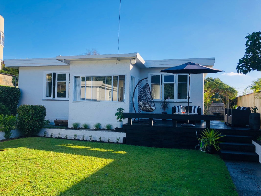 2 Jellicoe Street, Whanganui East, Whanganui - Carousel 1