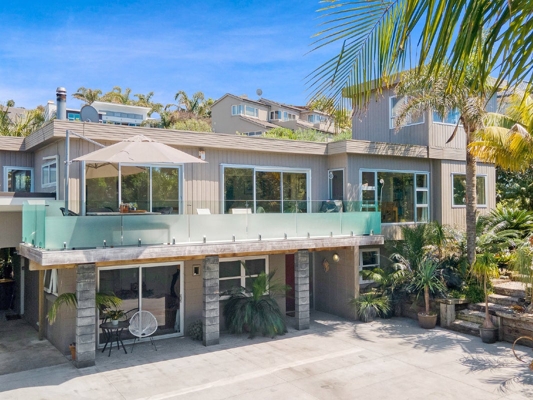 42A Masterton Road, Rothesay Bay, Auckland - Carousel 1