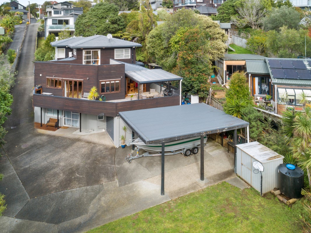 37A PENZANCE Road, Mairangi Bay, Auckland - Carousel 1