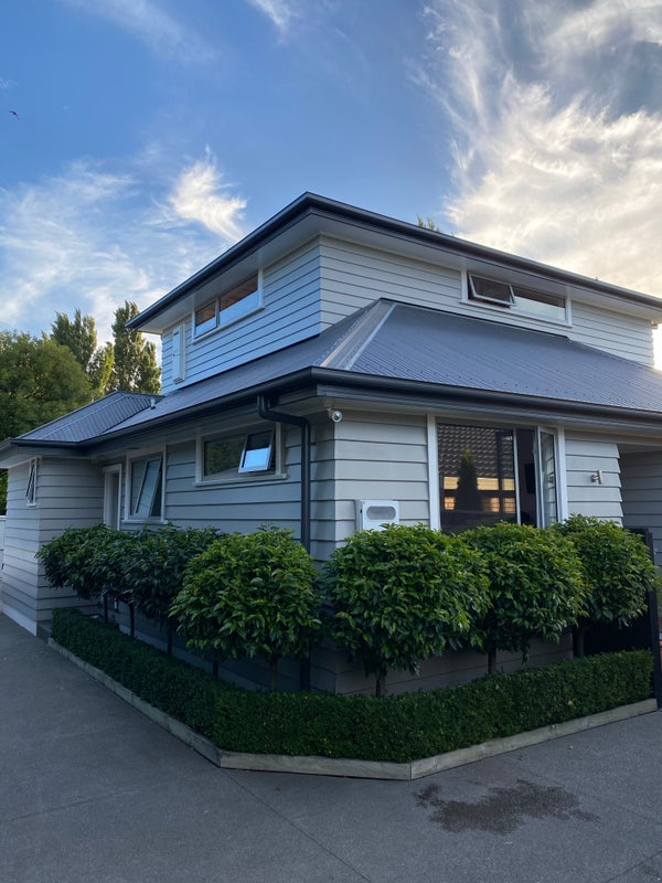 2 Riverlaw Terrace, Saint Martins, Christchurch - Carousel 1