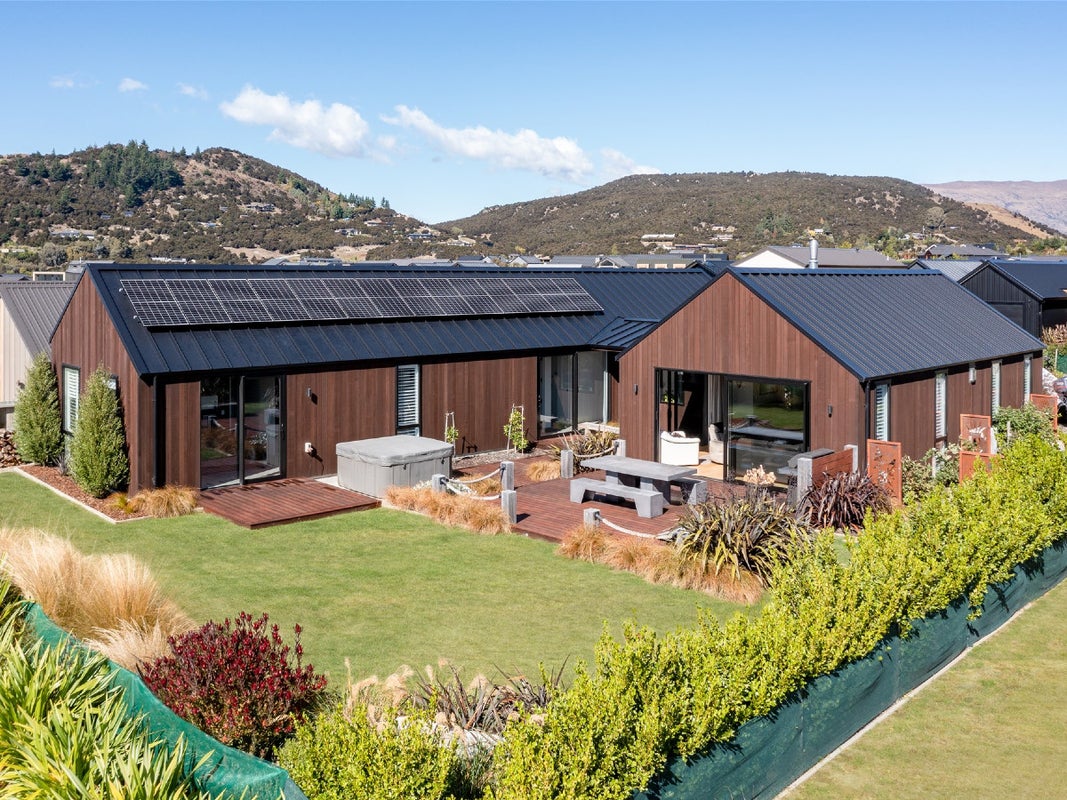 38 Mount Nicholas Avenue, Wanaka - Carousel 1