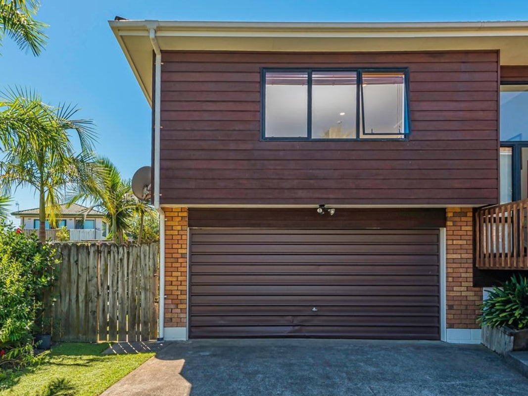 1B Bass Street, West Harbour, Auckland - Carousel 1