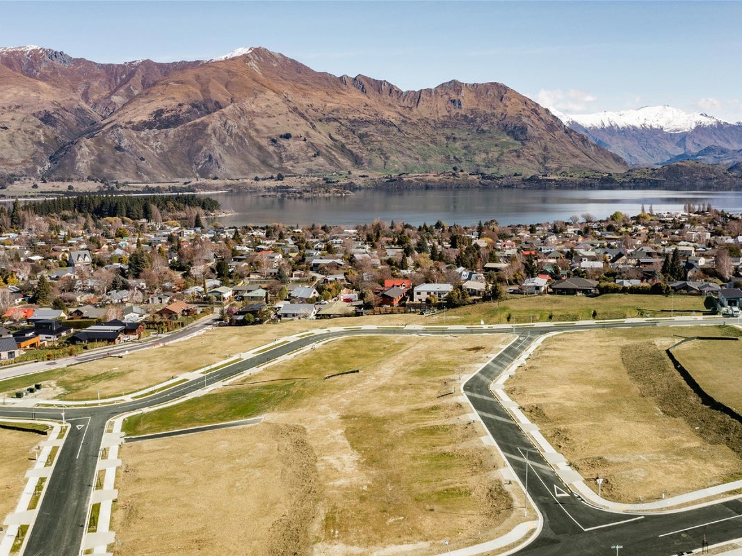 5 Tuohy Lane, Wanaka - Carousel 1