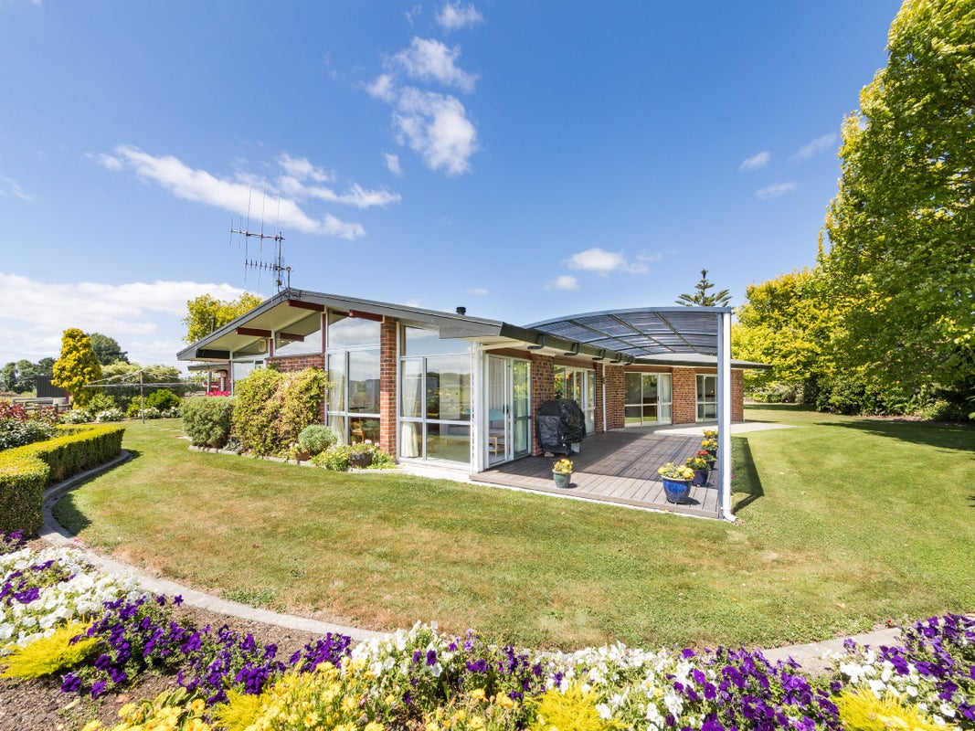 1374 State Highway 3, Newbury - Carousel 1