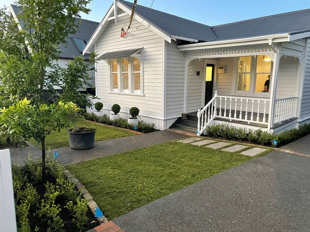 79 Queen Street, Northcote Point, Auckland - Carousel 1