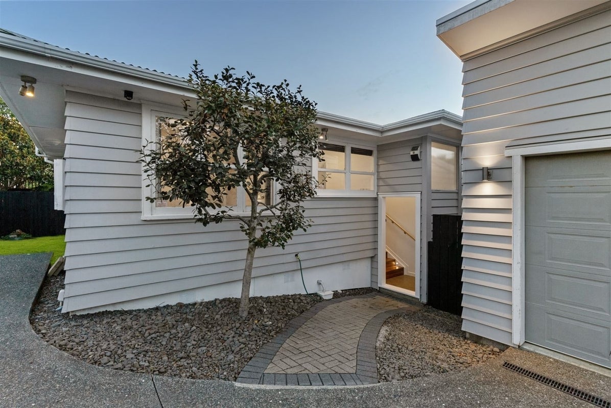 10A Beatrice Avenue, Hillcrest, Auckland - Carousel 1