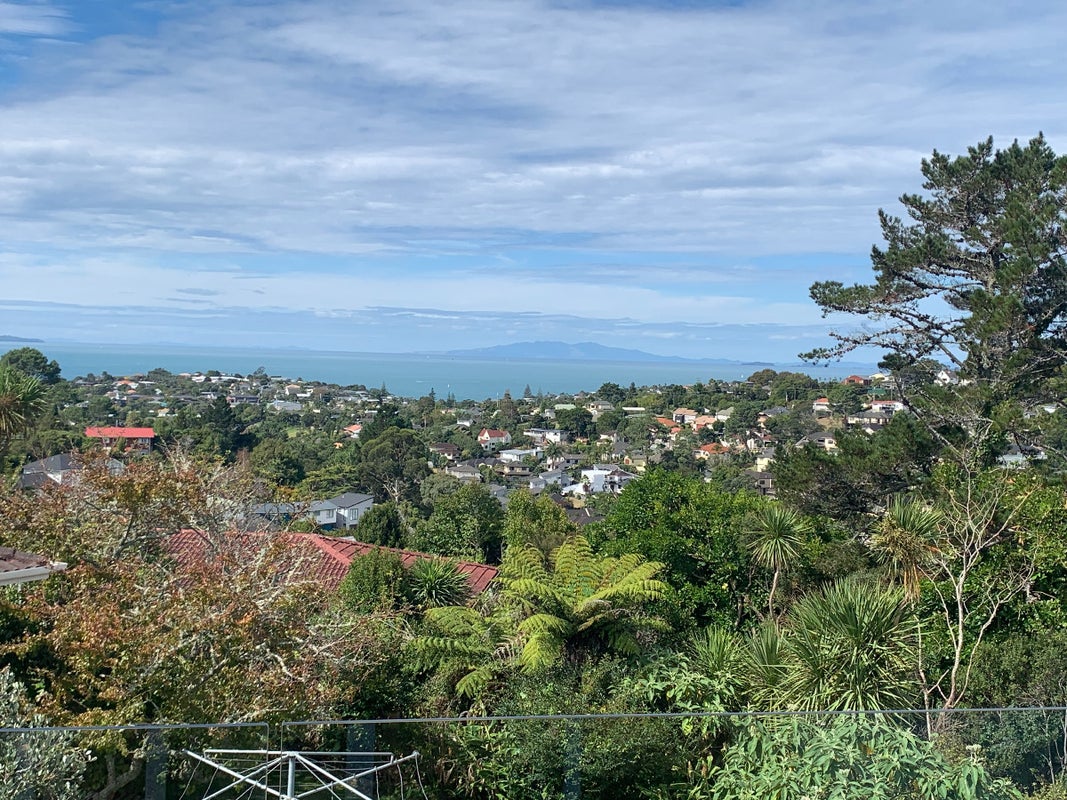 2/559 East Coast Road, Browns Bay, Auckland - Carousel 1