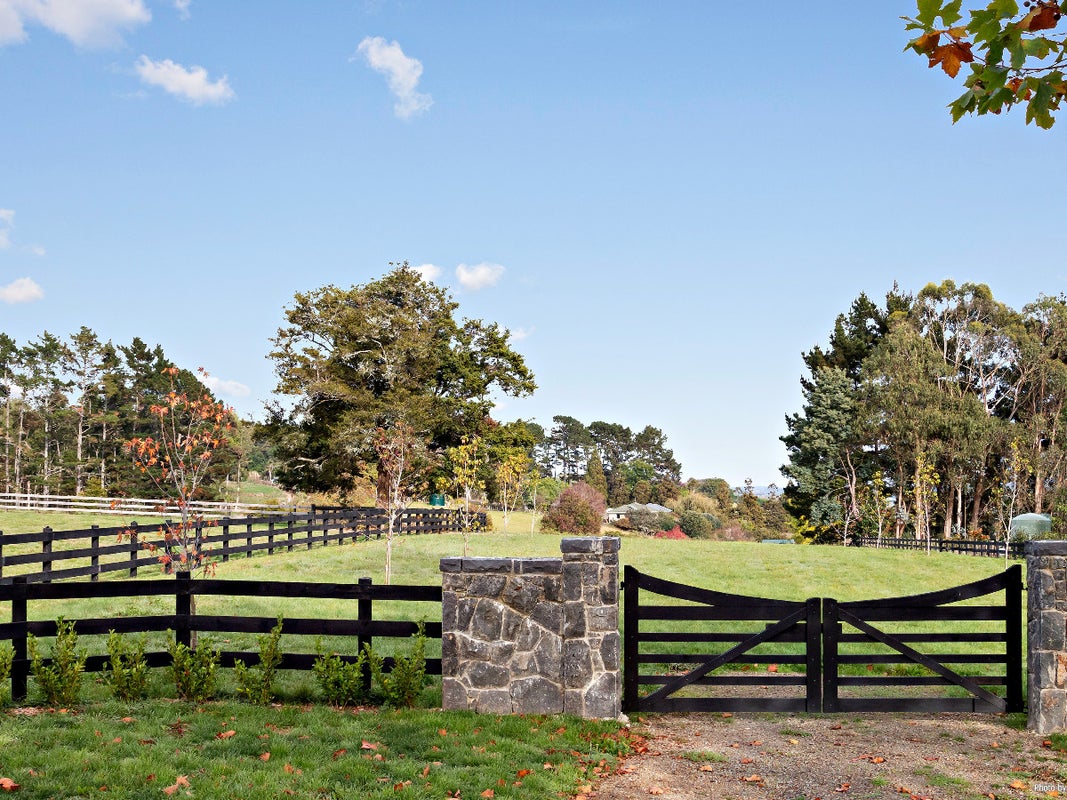 205E Ingram Road, Drury - Carousel 1