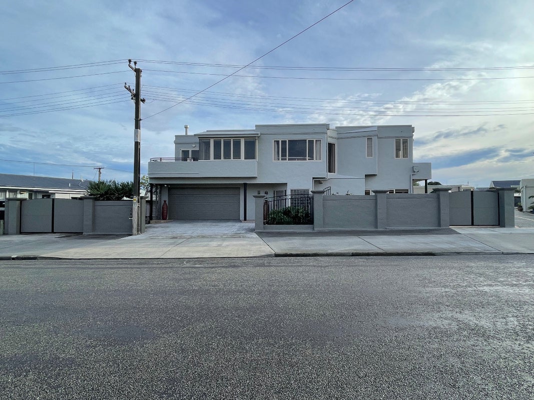 2 James Street, Westshore, Napier - Carousel 1