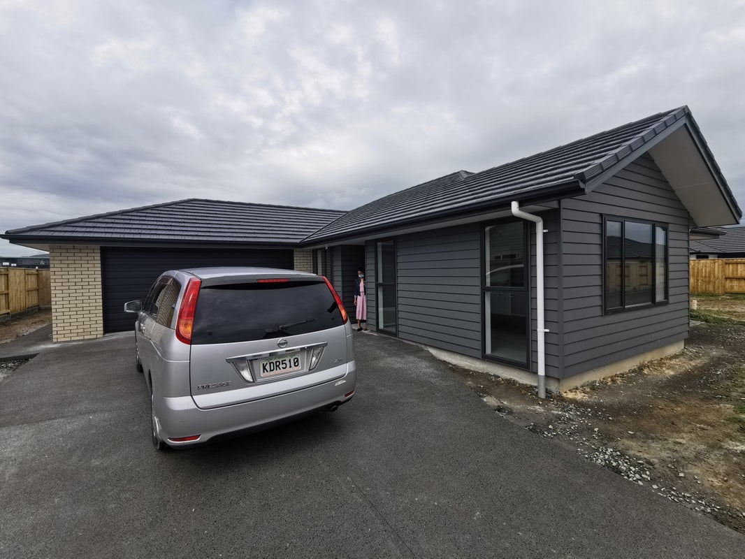 86 Johnstone Drive, Fitzherbert, Palmerston North - Carousel 1