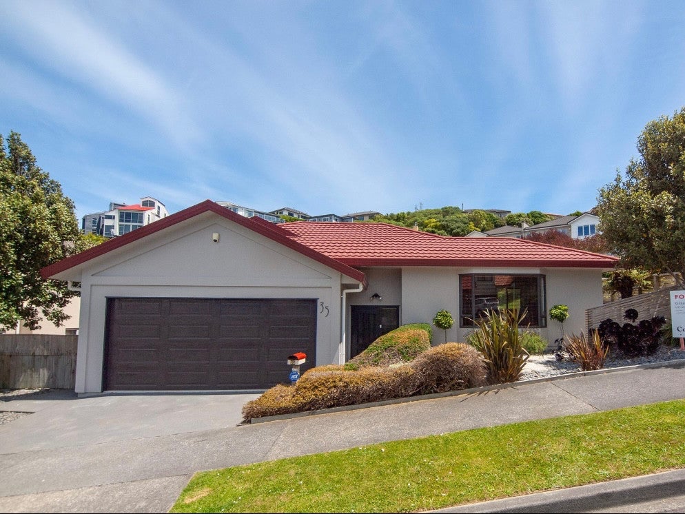 35 Waverton Terrace, Churton Park, Wellington - Carousel 1