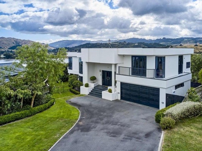 17 Bowsprit Way, Whitby, Porirua - Carousel 1