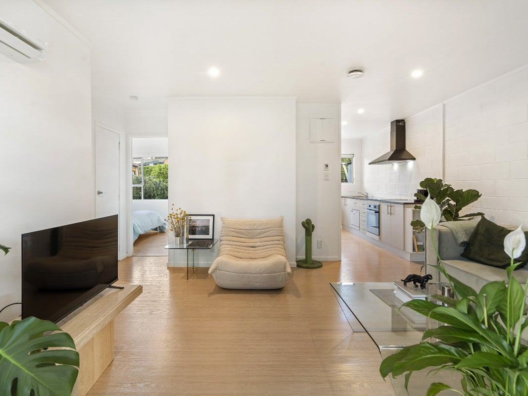 6/21 Finch Street, Western Springs, Auckland - Carousel 1