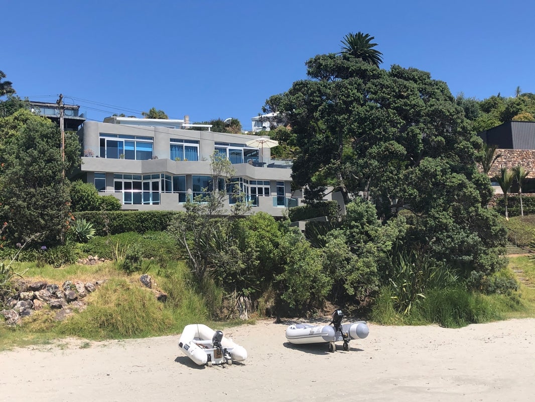 44 Beach Parade, Oneroa, Waiheke Island - Carousel 1
