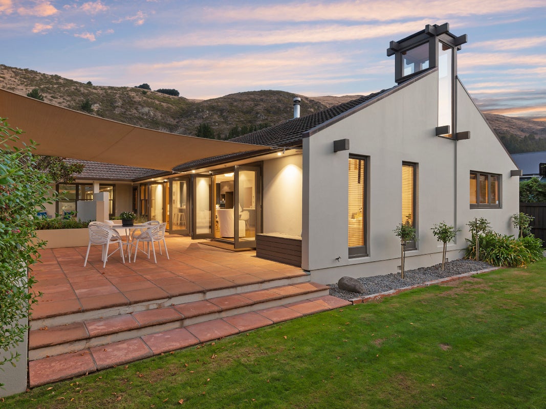 15 Clark Street, Sumner, Christchurch - Carousel 1
