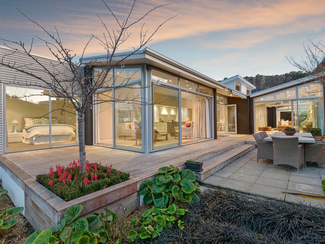27 Main Road, Redcliffs, Christchurch - Carousel 1