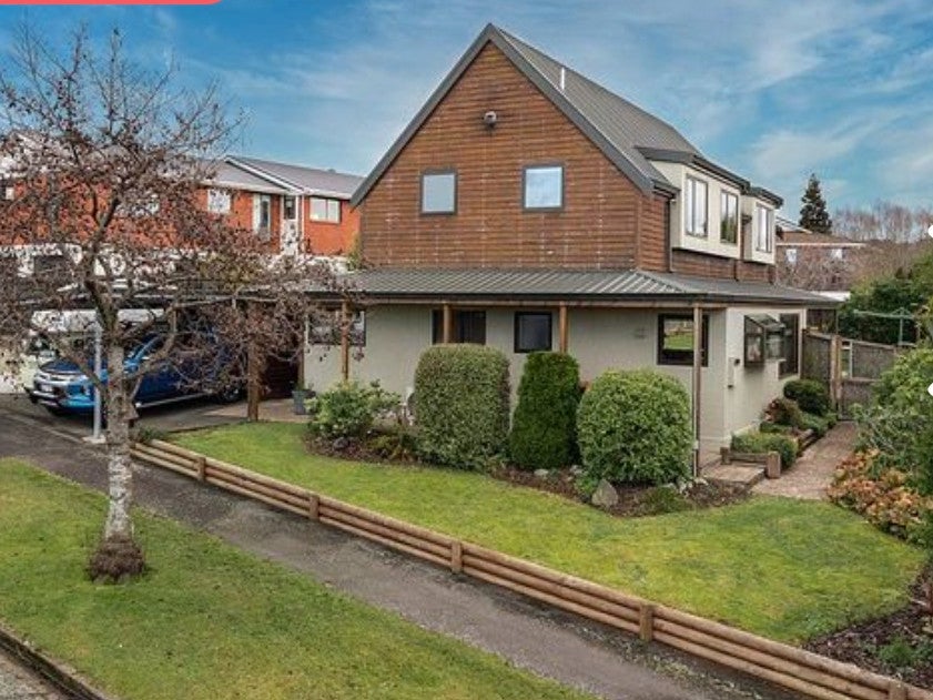 61 Walton Park Avenue, Fairfield, Dunedin - Carousel 1