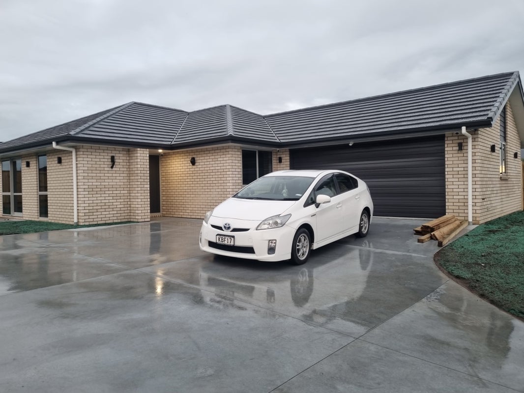 24 Hector Drive, Rototuna North, Hamilton - Carousel 1