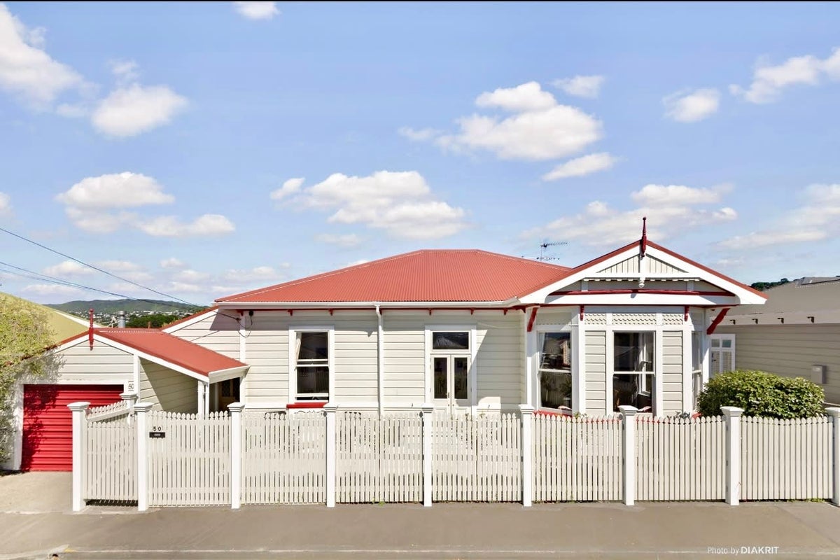 50 Overtoun Terrace, Hataitai, Wellington - Carousel 1