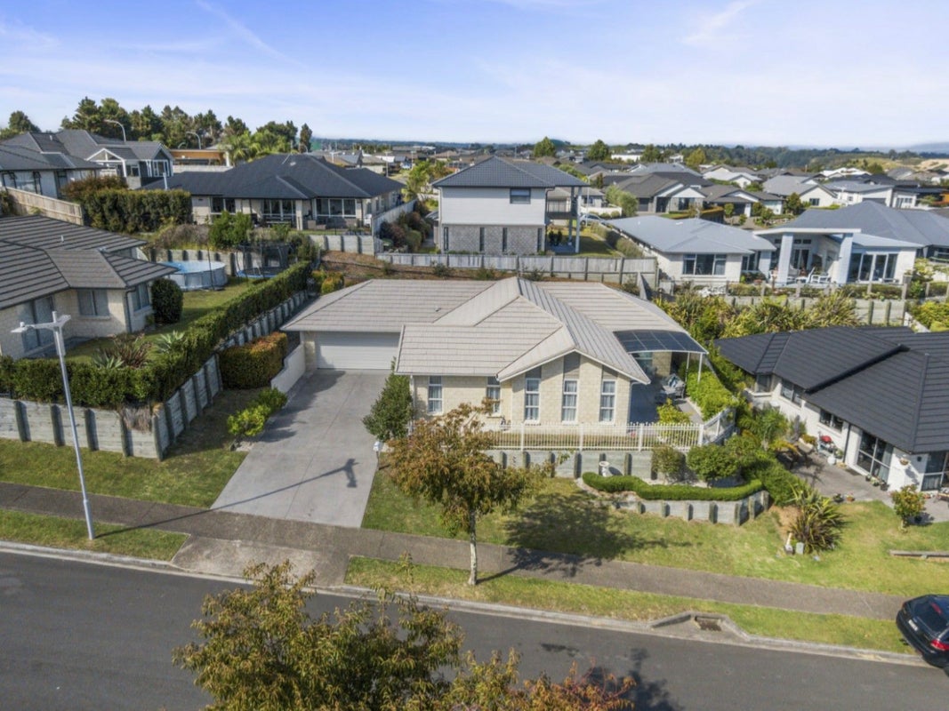 54 Mortlake Heights, Pyes Pa, Tauranga - Carousel 1