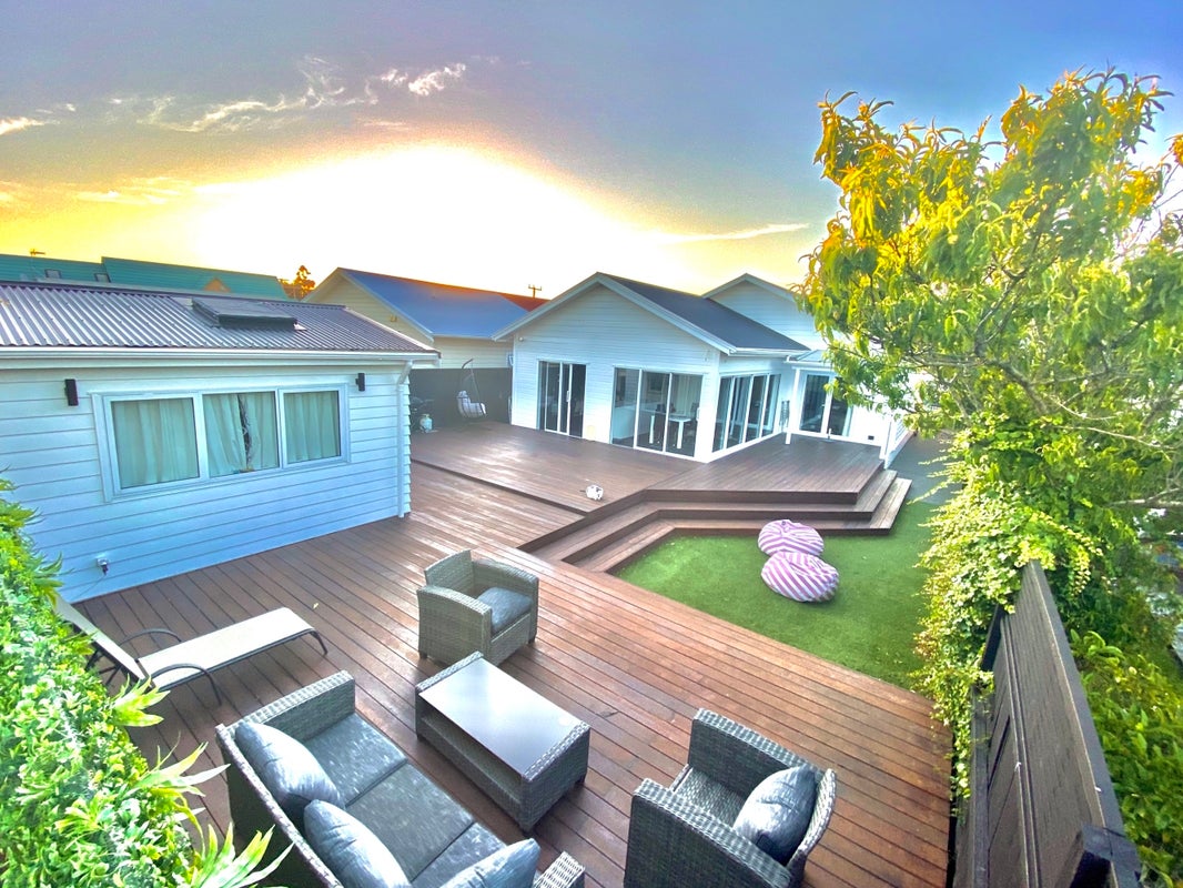 10 Plunket Avenue, Petone, Lower Hutt - Carousel 1