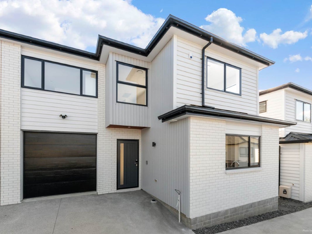 22B Keystone Avenue, Three Kings, Auckland - Carousel 1