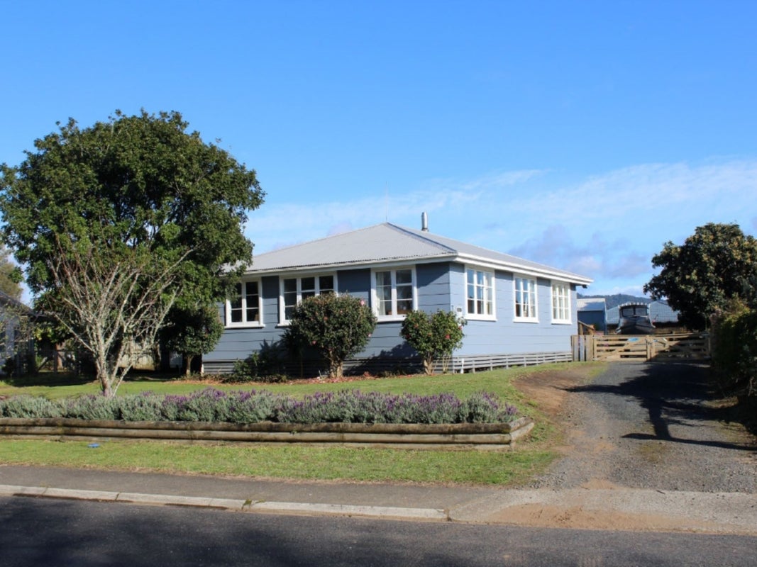 21 Nicholas Avenue, Whitianga, Whitianga - Carousel 1
